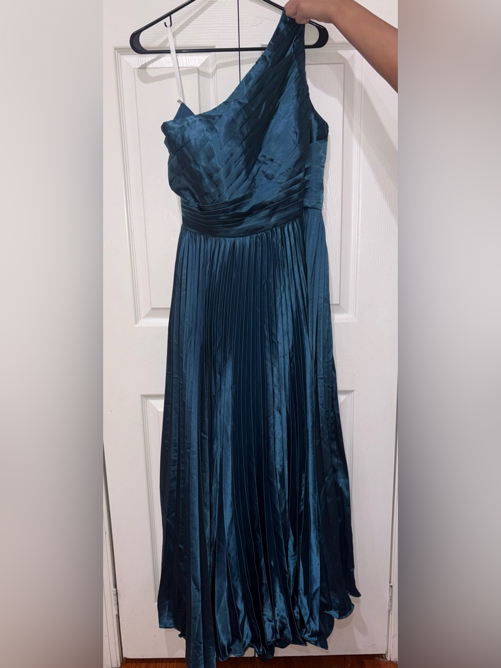 Elegant Pleated Maxi Dress in Teal